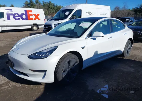 2020 Tesla Model 3 Standard Range Plus Rear-Wheel Drive/Standard Range Rear-Wheel Drive z USA, uszkodzony, nr VIN 5YJ3E1EA2LF709895